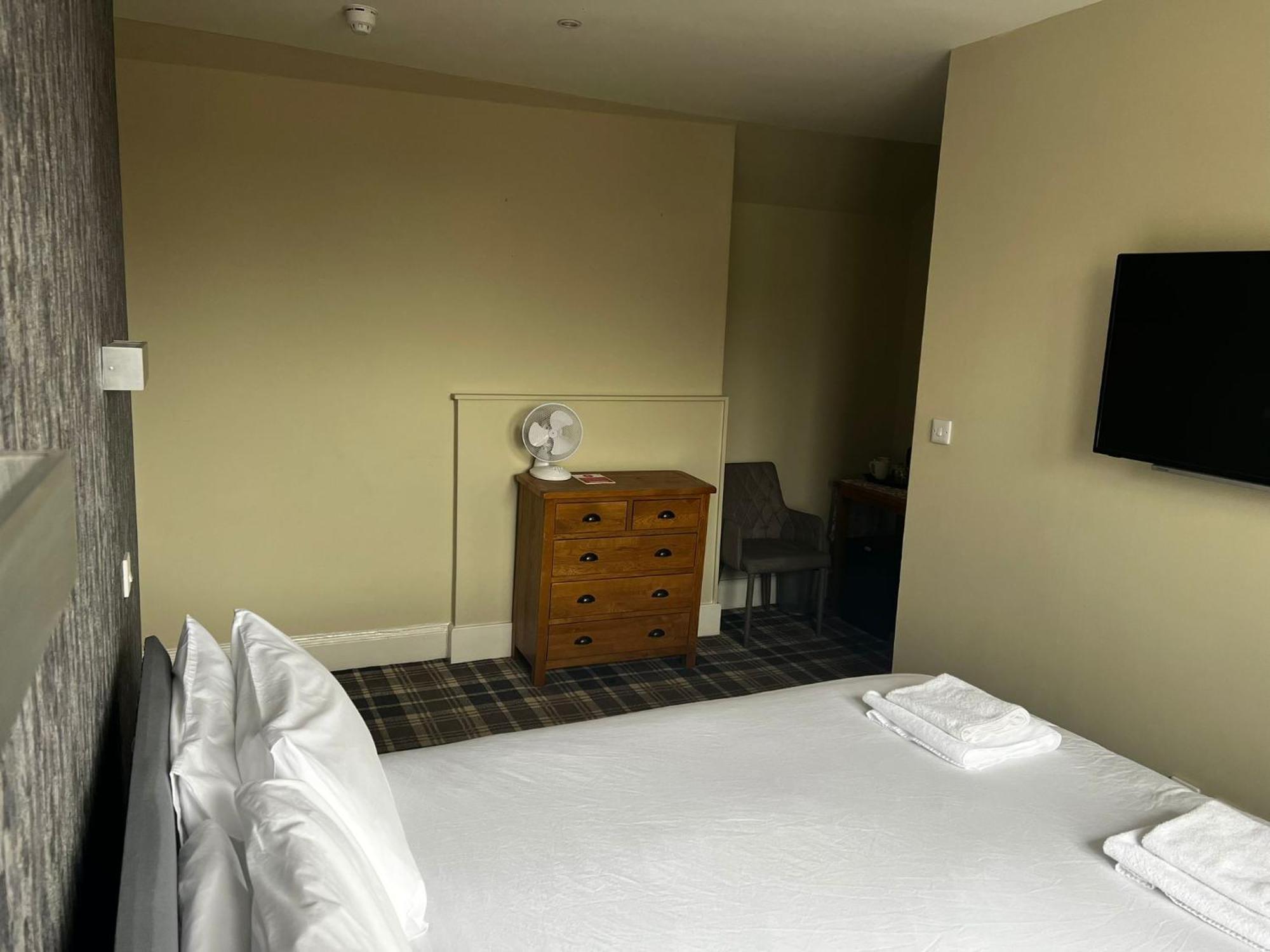 Crown Hotel & Bar Inverness Dış mekan fotoğraf