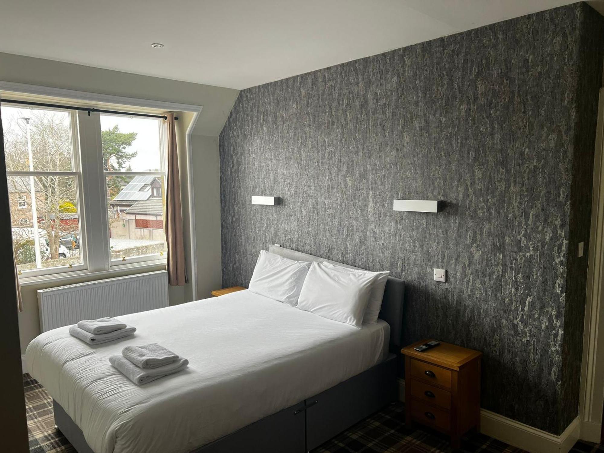 Crown Hotel & Bar Inverness Dış mekan fotoğraf